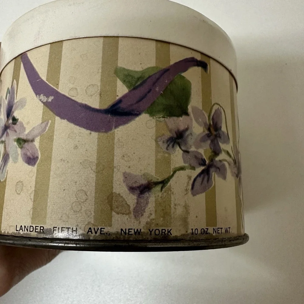 Vintage Lander Truly Yours Perfumed Dusting Powder Made in USA Sealed NEW NOS
